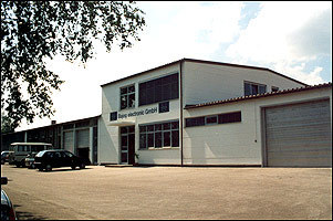 其主導產品有:電站鍋爐噴燃器火嘴、過熱器梳形卡、 穩燃體、中心筒、風帽等耐熱件;煤粉管、灰渣管、護瓦,鍋爐護瓦,磨煤機進出口料斗、襯板、防磨板等耐磨、耐腐蝕鑄件。,工廠,廠商-山東金山鍋爐風帽鑄造